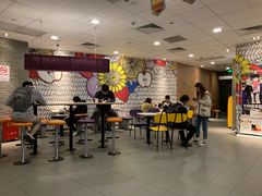 用餐区-麦当劳(七宝乐购店)