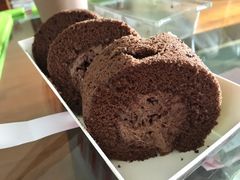 特浓巧克力卷蛋糕-红宝石·鲜奶小方·海派西点房(丰庄店)