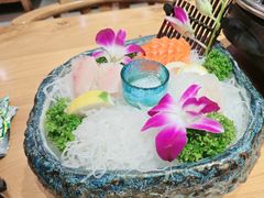 -青瓦餐厅·生鱼片·韩园烤肉(西塔店)