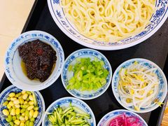 老北京炸酱面-门框胡同百年卤煮(新街口店)