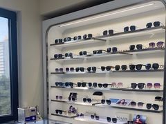 -潘多拉眼镜·蔡司依视路明月(潘家园店)