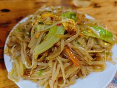 -宏兴烤鱼山庄(宣恩总店)