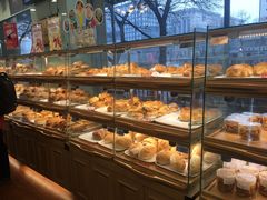 面包甜点陈列柜-新侨三宝乐面包店(崇文门店)