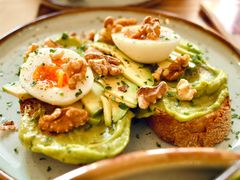 牛油果煮蛋吐司-RAC BAR(安福路店)