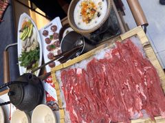 -老牌坊云南鱼豆花火锅(哈西万达店)
