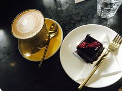 -UNI UNI(环亚凯瑟琳店)