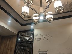 -小三峡食府(西五路店)
