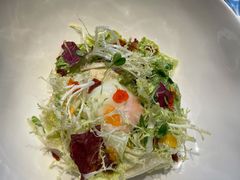 凯撒沙拉配温泉蛋-牛排家(北京长安街英皇集团中心店)