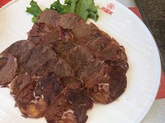 酱牛肉-添福来墨鱼饺子 · 海鲜东北菜(大连星海·黄浦路店)