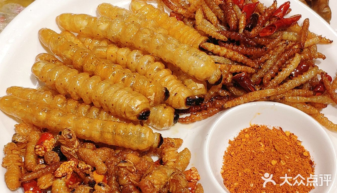 昆明美食来云南就得吃菌和虫