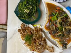 -覃记海鲜美食餐厅