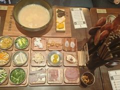 -银米·云南传统过桥米线(双廊黑金冠店)
