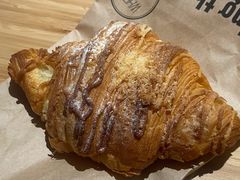 黄金流奶羊角-麦田工坊(月湖店)