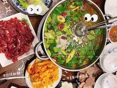 -乡土黄·鲜牛肉火锅·小龙虾(兴业街店)