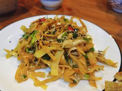 凉拌芭蕉花-蜗牛小馆醉乡民谣云南菜(惠新西里店)