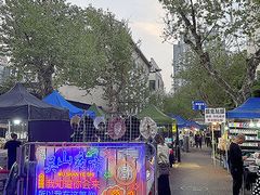 -吴山路夜市
