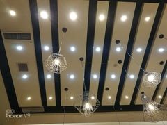 -香巴拉云南餐厅(华莱坞店)