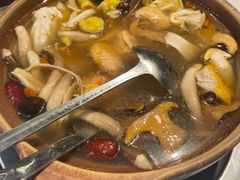 野生菌养生鸡煲-菌小白火锅(时尚天河店)