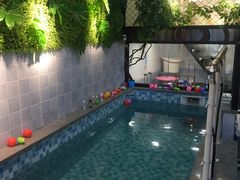 -宠小格时尚宠物生活馆(唐镇店)