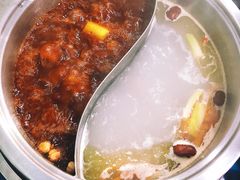 鸳鸯锅底-马路边边·成都串串(翠柏路店)