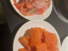 -钱小奴海鲜自助黑金店(杭州滨江龙湖店)