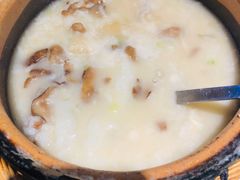 姬松茸花胶砂锅粥-潮州府·潮菜·砂锅粥(徐家汇店)