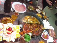 -周小明火锅(黑金冠社区店)