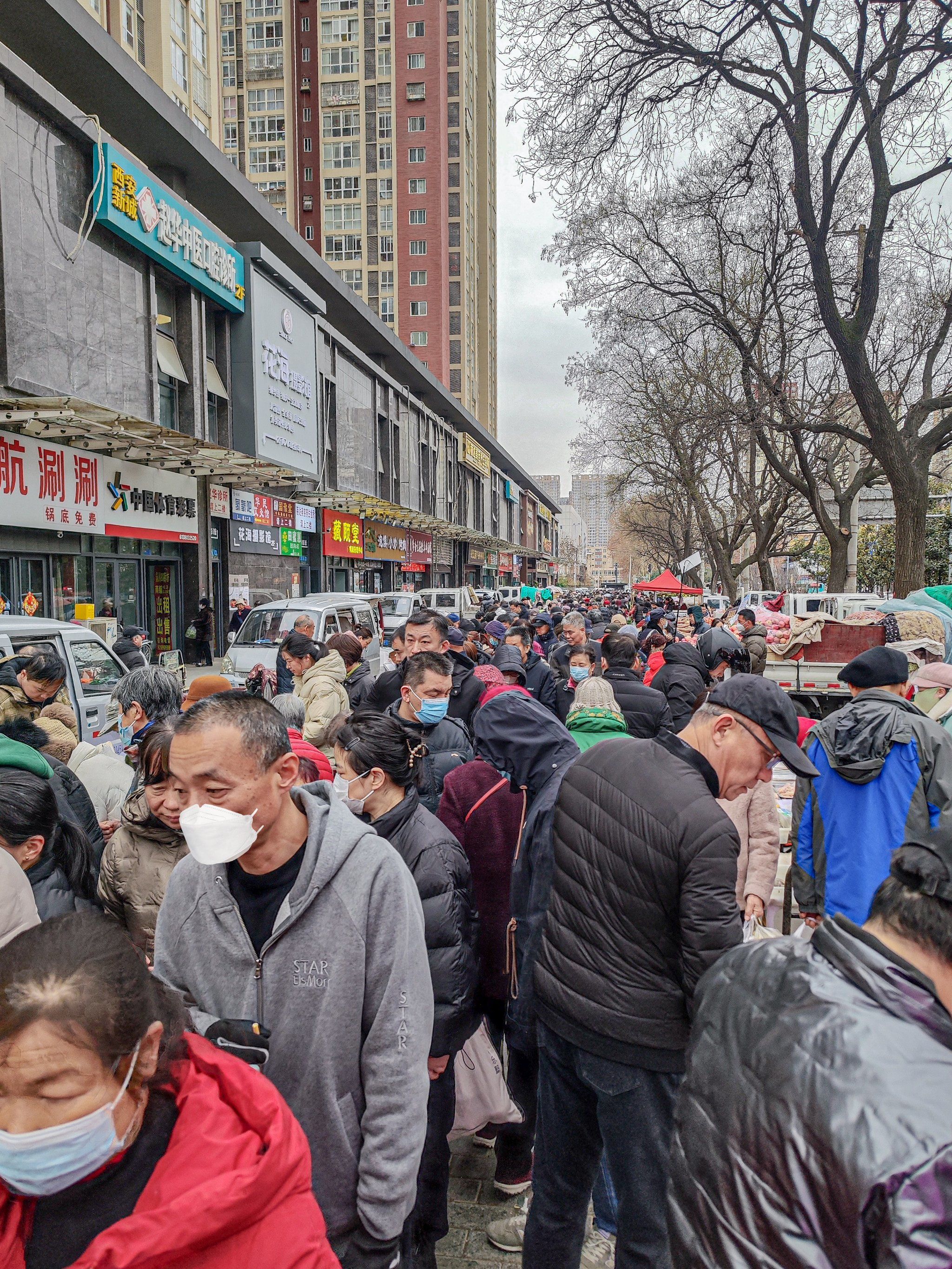 不是,到底是谁爱逛西安的早市啊?