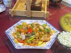 蒜苗尖椒炒卤肉-杨记隆府(南坪店)