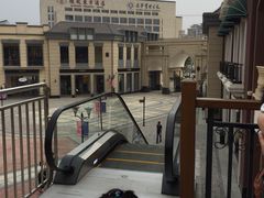 -王府井奥莱临潼小镇(临潼店)