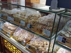 面包甜点陈列柜-老鼎丰(靖宇街总店)