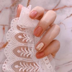 -纤纤玉手美甲美睫美容