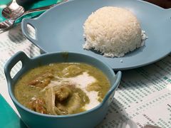 綠咖哩雞扒飯-金捞茶餐室(祐汉兴隆楼店)