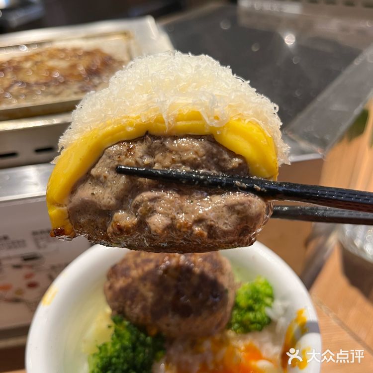 一人一个座位 ，好适合i人啊哈哈哈...