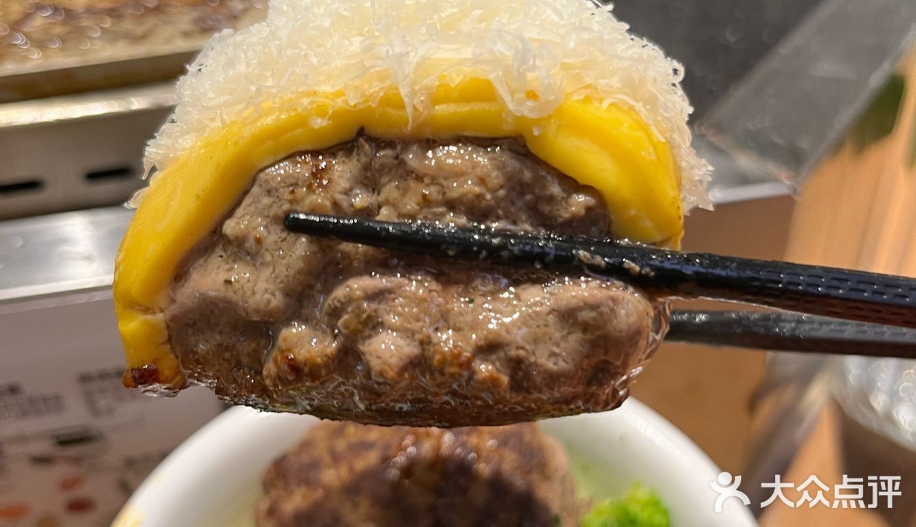 一人一个座位 ，好适合i人啊哈哈哈...