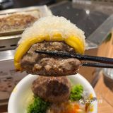 一人一个座位 ，好适合i人啊哈哈哈...