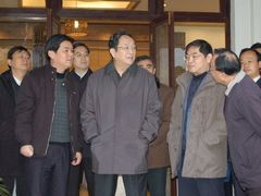 俞振声视察1-锦江中华村农家乐饭庄