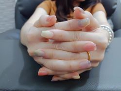 -灰姑娘美甲美睫馆