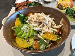 牛油果手撕鸡肉沙拉-农畉LONFOOD(万象天地店)