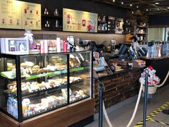 面包甜点陈列柜-星巴克臻选(青岛麦凯乐分店)