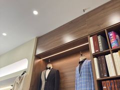 -吴志坚洋服店(贵都邻里中心店)