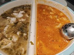 -姚姚酸菜鱼·金戈戈香港豉油鸡(喜荟城联名店)