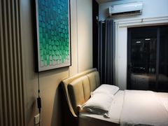 -凯美悦·雲端巨幕City View·Apartment(广州花地湾地铁站店)