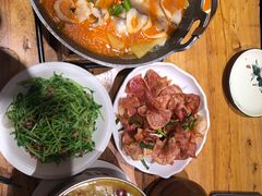 -老滇山寨•云南特色菜•地方菜•民族风情歌舞表演(金碧店)