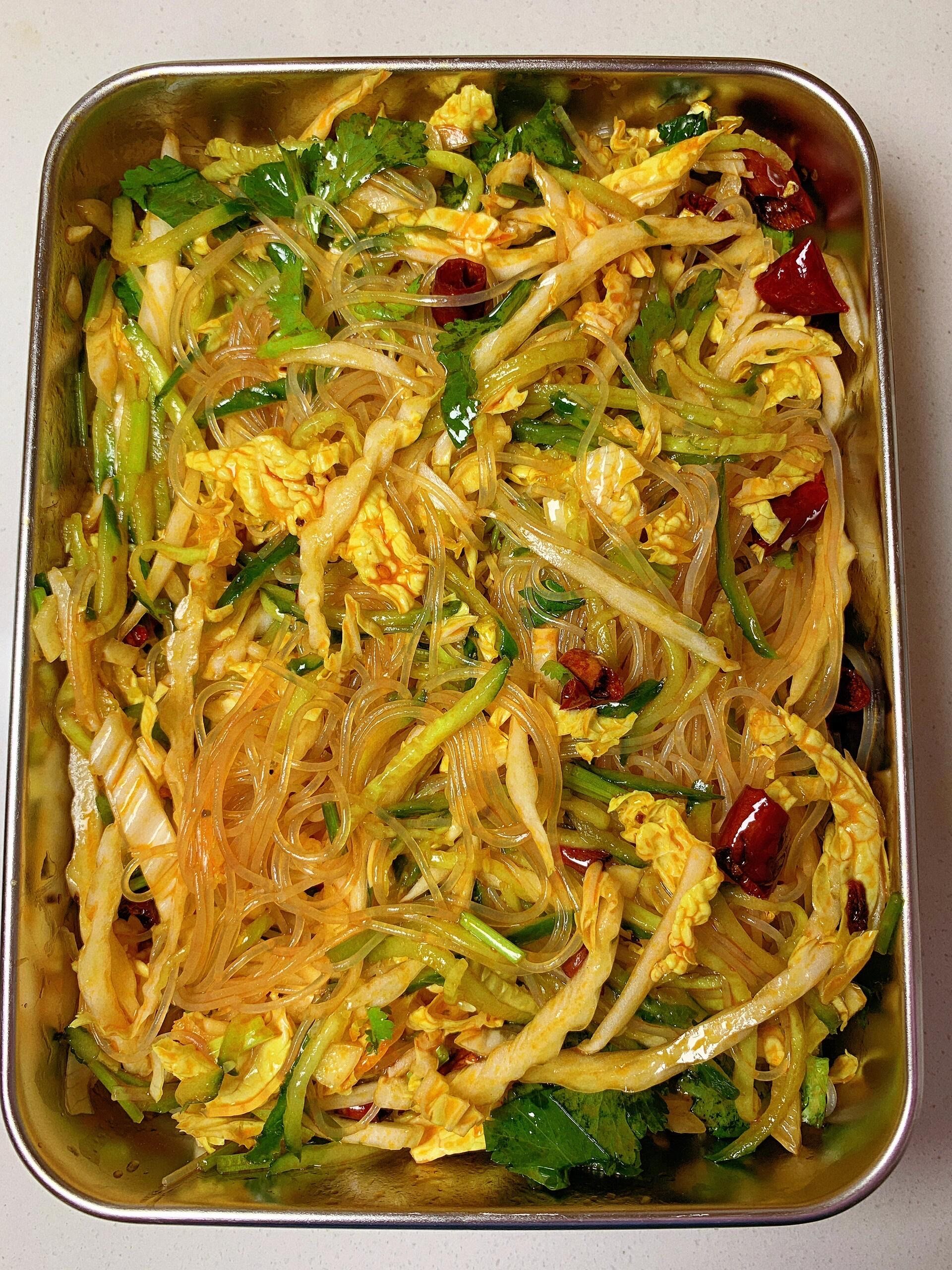 n凉拌菜这样做好好吃,
开胃解腻,酸辣爽口!