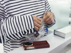 -靓芙泉专研痘痘肌