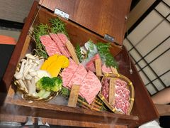 -山川小町·极番烧肉(新地假日广场店)