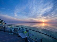 -上海滴水湖皇冠假日酒店