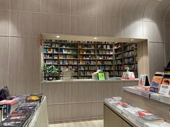 -钟书阁(群光广场店)