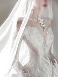 -Renee芮亦婚纱(原丽莎)